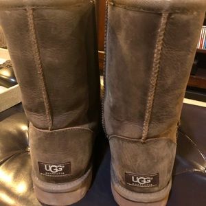 Classic Short ll Chocolate Brown UGG Boots Size 11